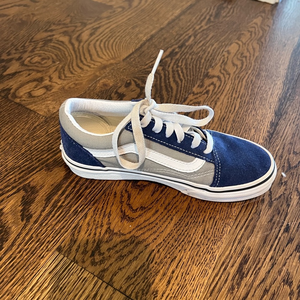 Vans boys shoes, size 2. Blue/gray canvas material,Excellent condition.Worn 2x.